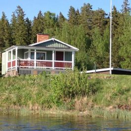 Ferienhaus Försee mit Ruderboot am See Försjö in Småland